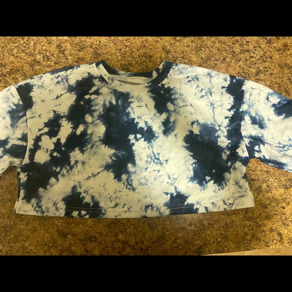 cropped-long sleeve tye-dye blue and white/size:10-12